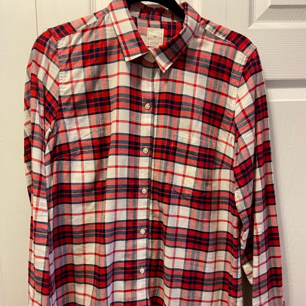 Women’s GAP RED WHITE & BLUE Button up blouse